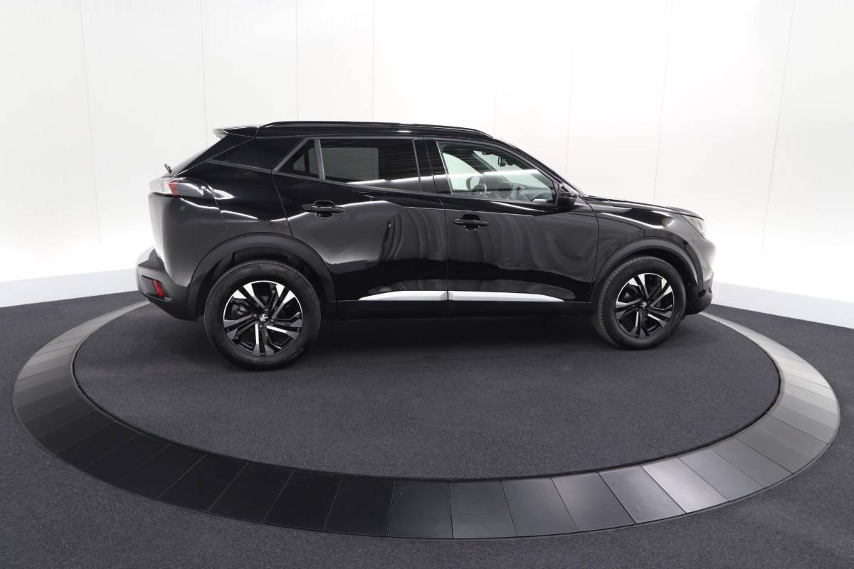 Peugeot 2008 Peugeot 2008 1.2 PureTech Allure Pack | Navigatie | Parkeersensoren | Apple Carplay