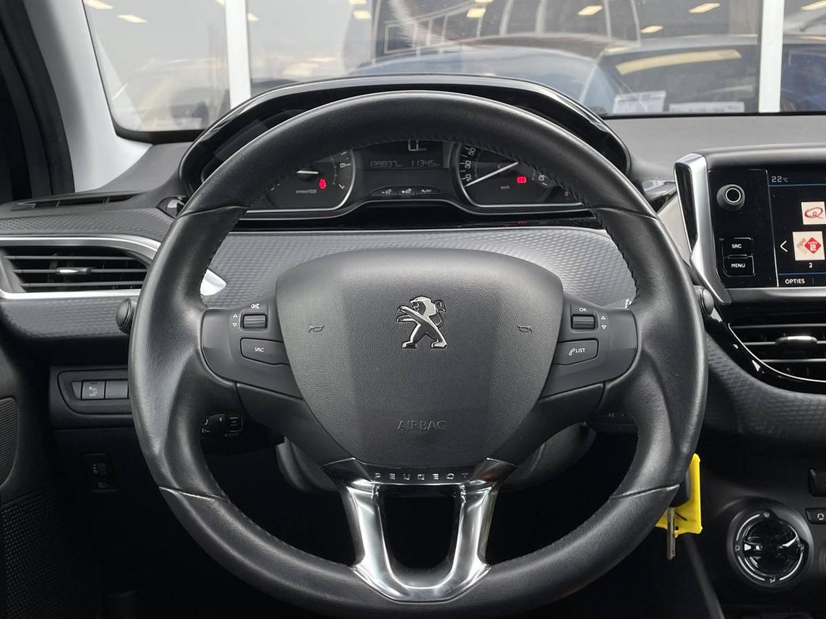 Peugeot 208 Peugeot 208 1.2 PureTech Signature – Navigatie – Parkeersensoren – Apple Carplay/Android Auto