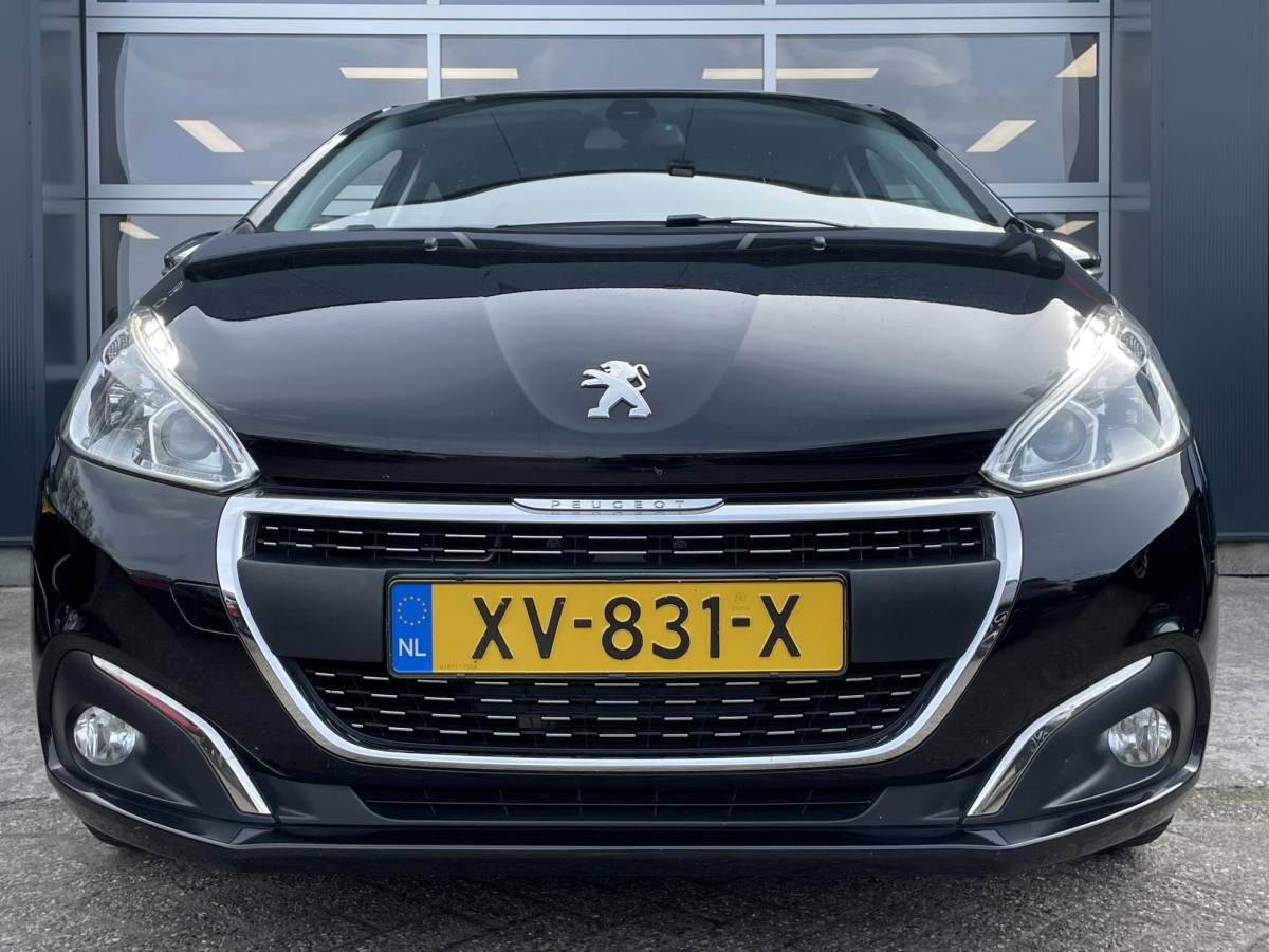 Peugeot 208 Peugeot 208 1.2 PureTech Signature – Navigatie – Parkeersensoren – Apple Carplay/Android Auto