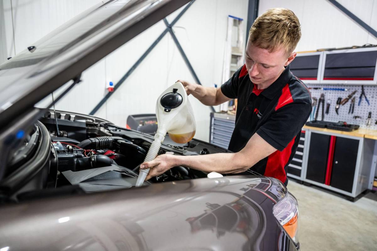 Peugeot 208 Peugeot 208 1.2 PureTech Signature – Navigatie – Parkeersensoren – Apple Carplay/Android Auto