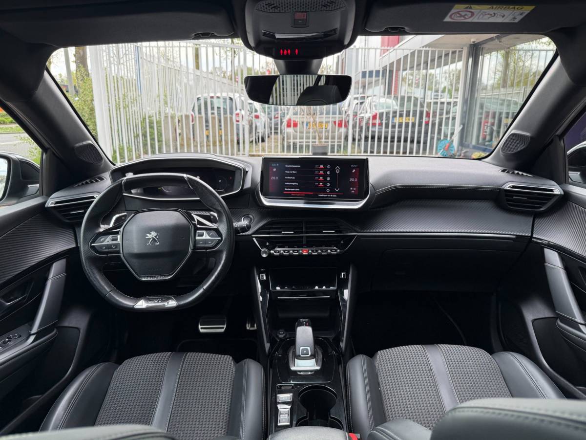 Peugeot 208 Peugeot 208 1.2 PureTech GT-Line | Pano | 3D-Cockpit |LED |