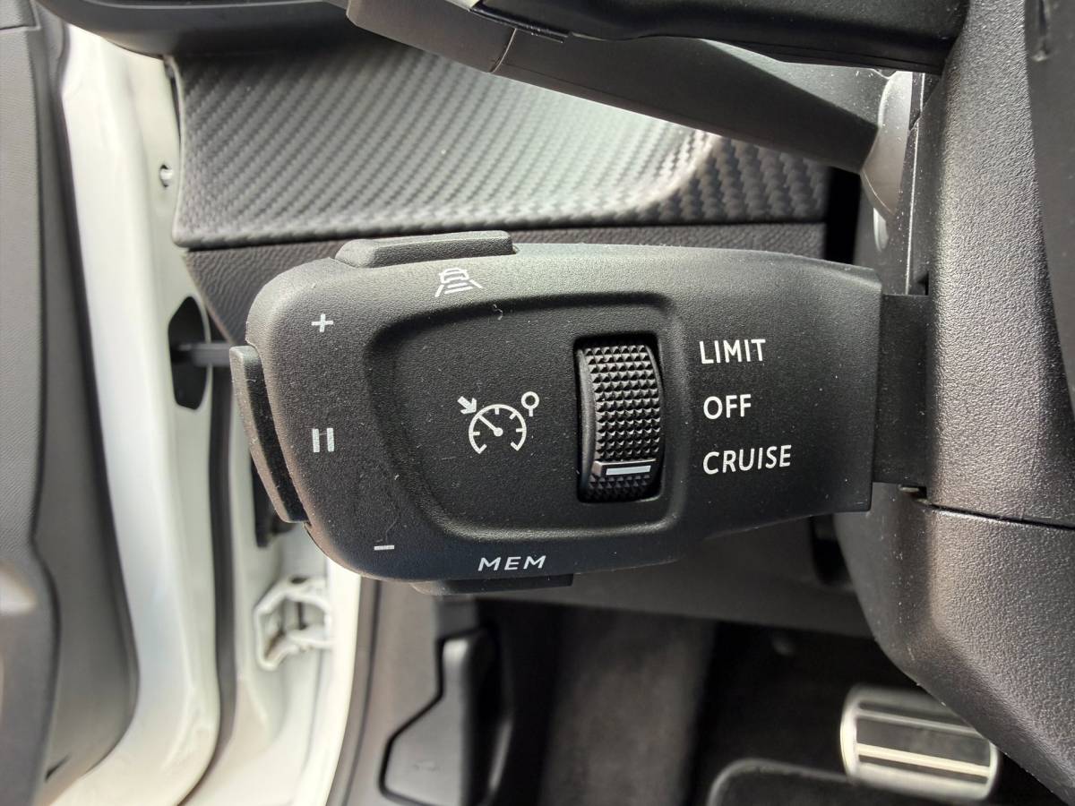 Peugeot 208 Peugeot 208 1.2 PureTech GT-Line | Pano | 3D-Cockpit |LED |