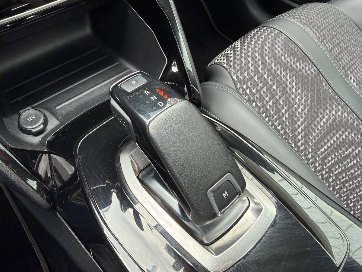 Peugeot 208 Peugeot 208 1.2 PureTech GT-Line | Pano | 3D-Cockpit |LED |