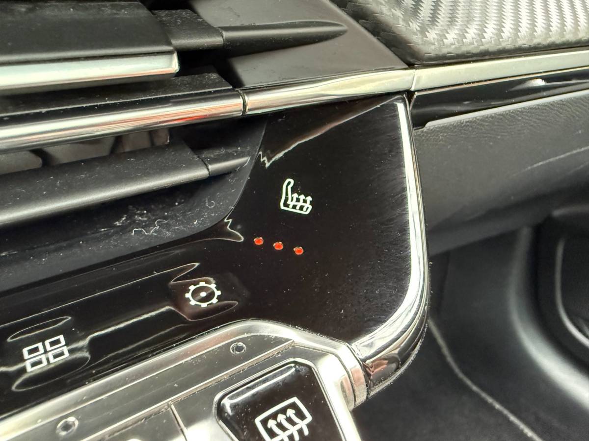 Peugeot 208 Peugeot 208 1.2 PureTech GT-Line | Pano | 3D-Cockpit |LED |