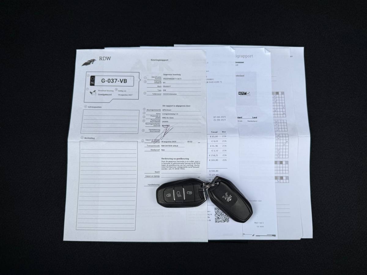 Peugeot 208 Peugeot 208 1.2 PureTech GT-Line | Pano | 3D-Cockpit |LED |