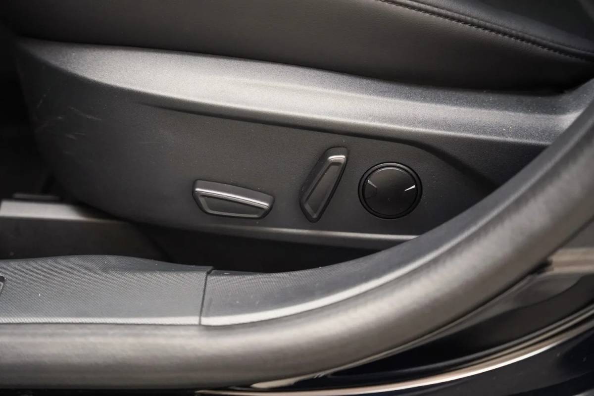 Ford Mustang Mach-E Ford Mustang Mach-E 98 kWh Extended RWD 3-Fase [ B&O Leder Navi Apple / Android Stoelverwarming ]