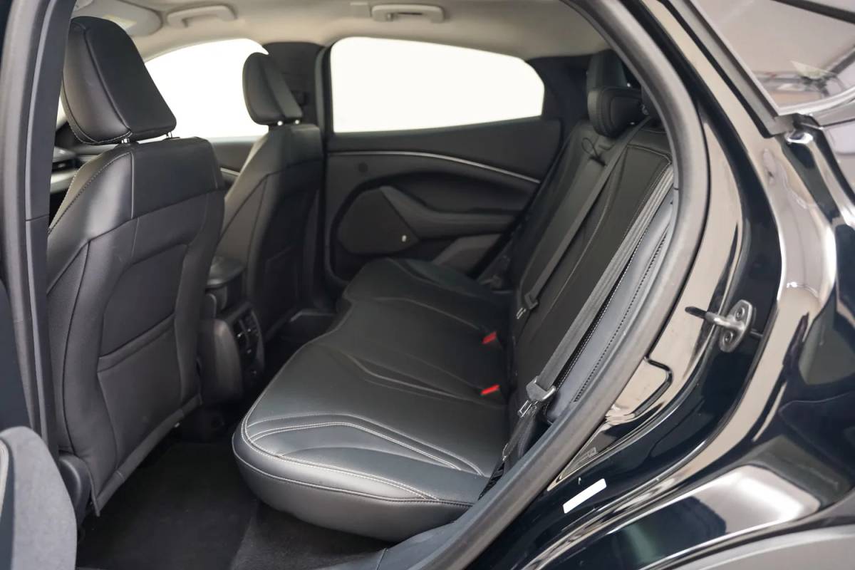 Ford Mustang Mach-E Ford Mustang Mach-E 98 kWh Extended RWD 3-Fase [ B&O Leder Navi Apple / Android Stoelverwarming ]