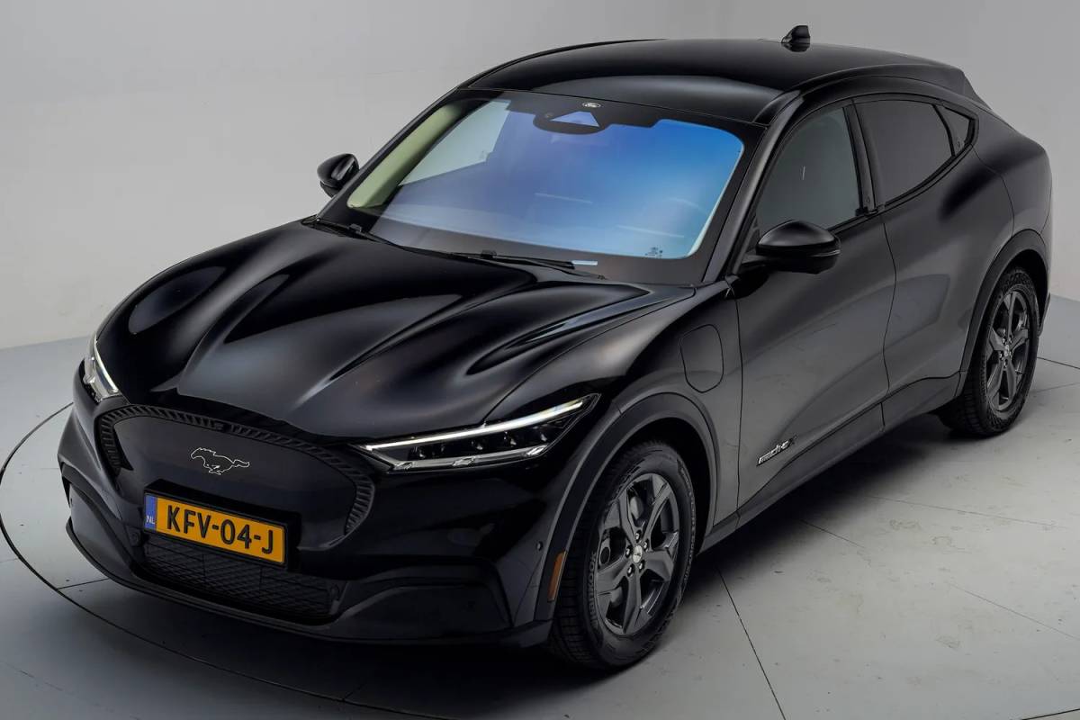 Ford Mustang Mach-E Ford Mustang Mach-E 98 kWh Extended RWD 3-Fase [ B&O Leder Navi Apple / Android Stoelverwarming ]