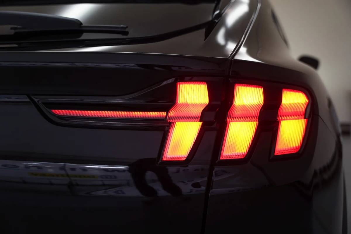 Ford Mustang Mach-E Ford Mustang Mach-E 98 kWh Extended RWD 3-Fase [ B&O Leder Navi Apple / Android Stoelverwarming ]