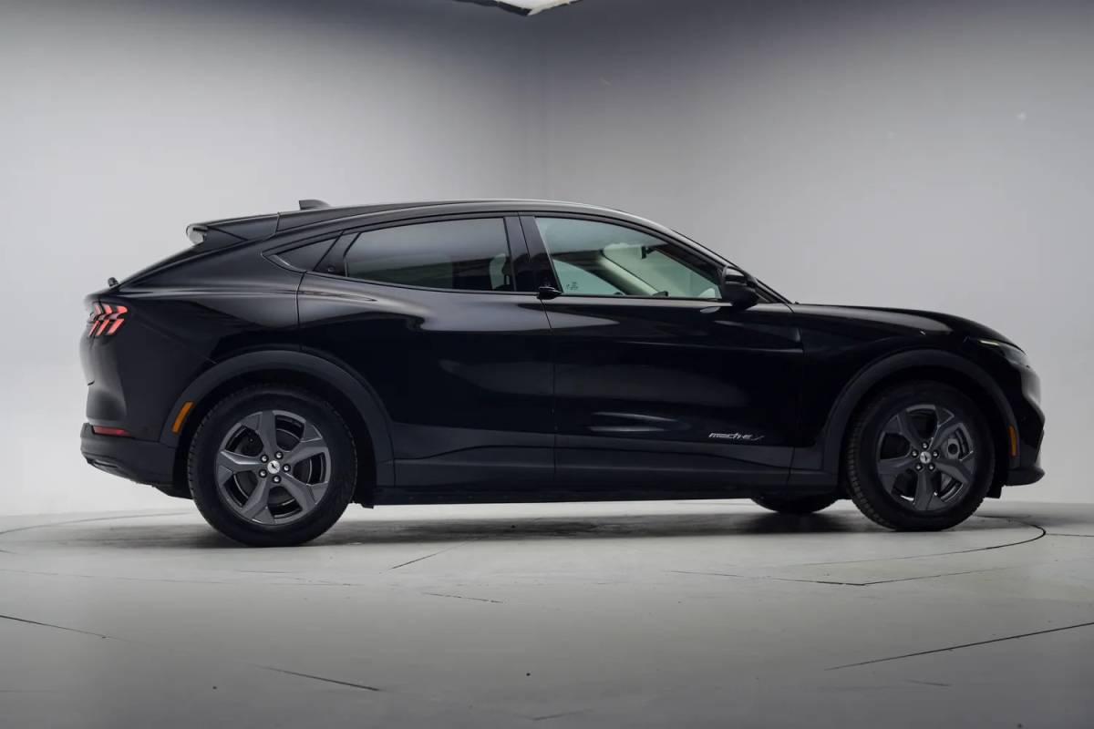 Ford Mustang Mach-E Ford Mustang Mach-E 98 kWh Extended RWD 3-Fase [ B&O Leder Navi Apple / Android Stoelverwarming ]