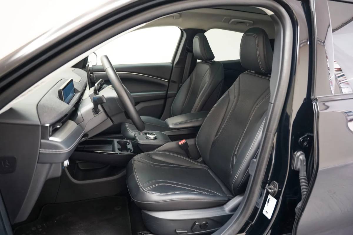 Ford Mustang Mach-E Ford Mustang Mach-E 98 kWh Extended RWD 3-Fase [ B&O Leder Navi Apple / Android Stoelverwarming ]