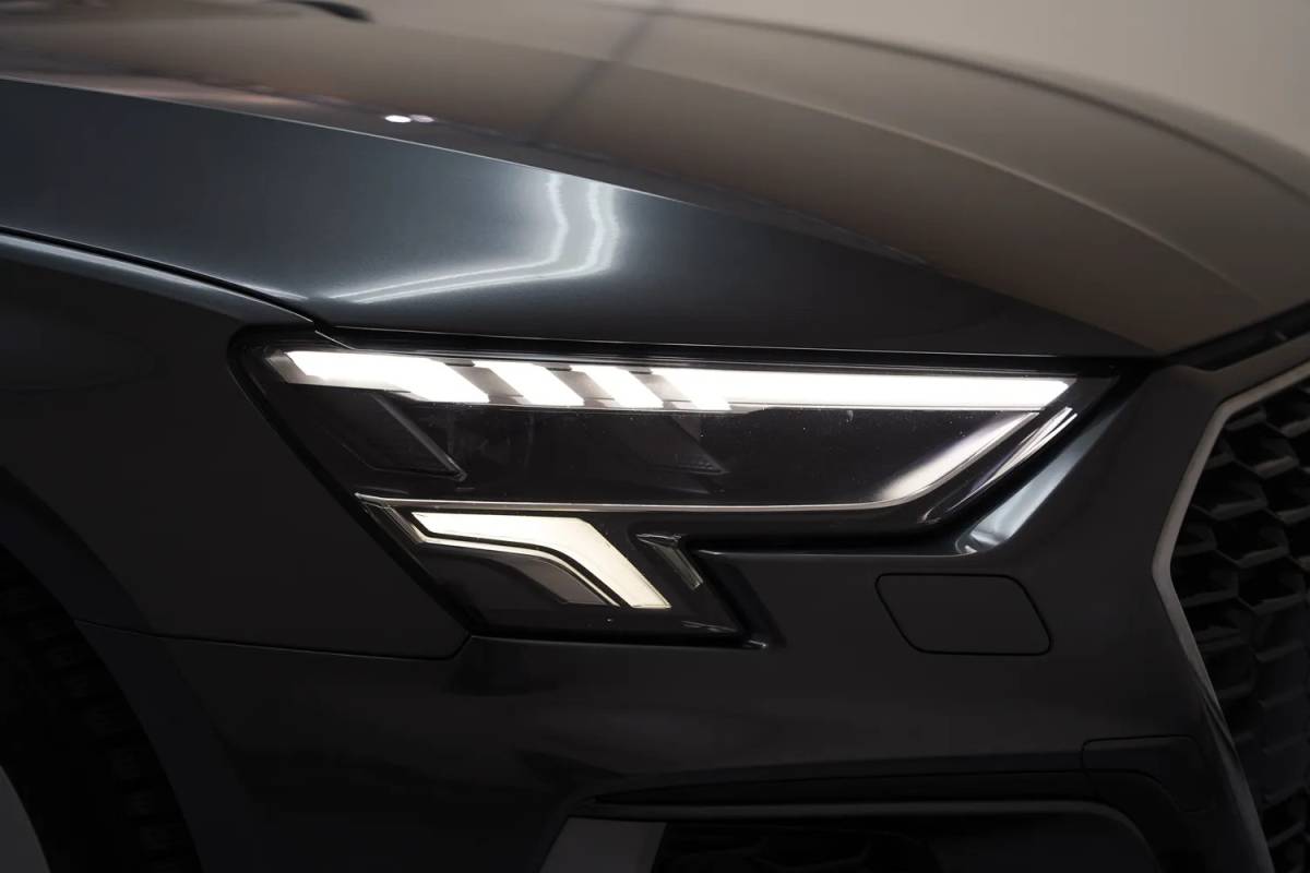 Audi A3 Audi A3 30 TFSI Sportback S Line edition Aut. [ Apple / Android  Half-leder cruise Full LED Navi Virtual ]