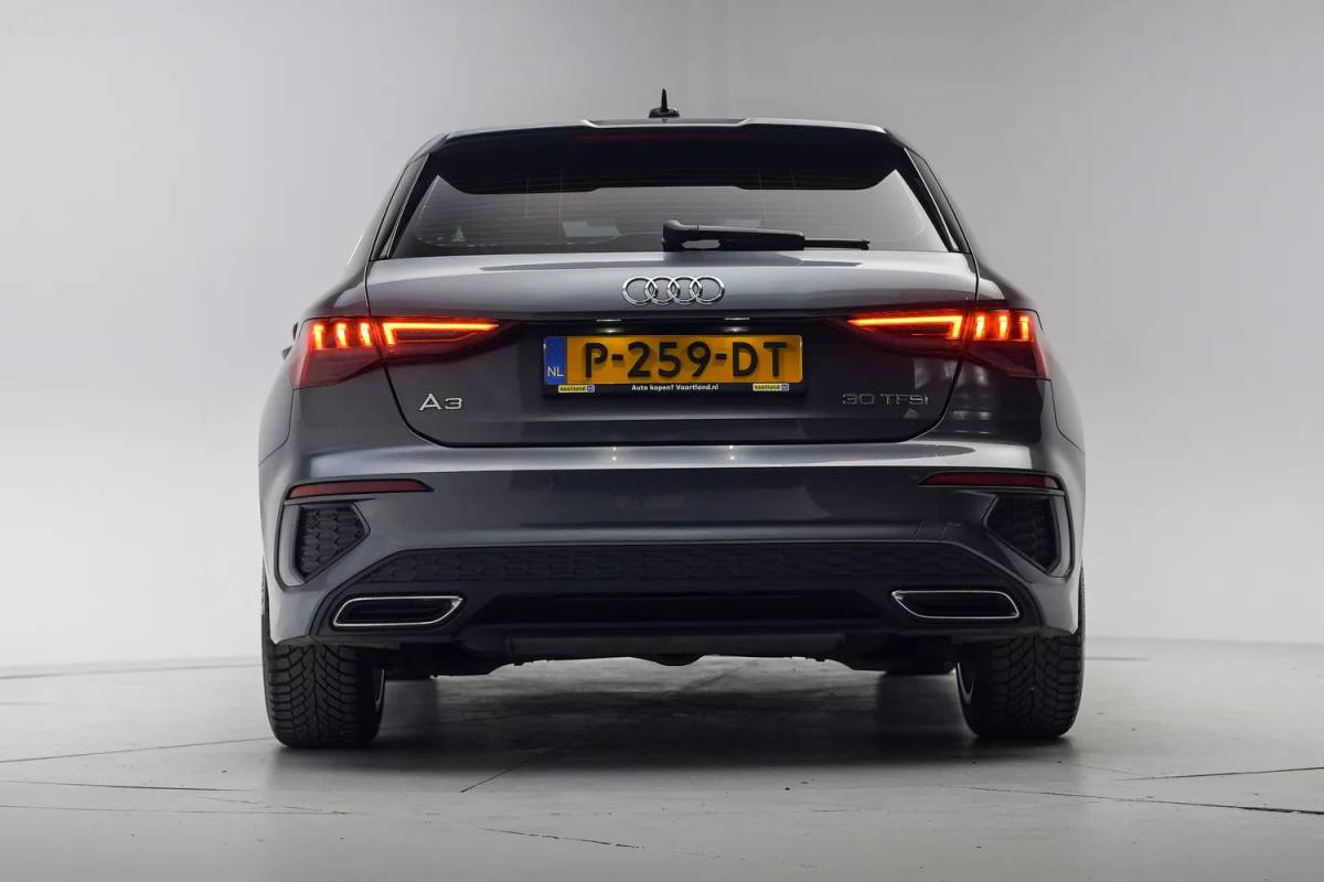 Audi A3 Audi A3 30 TFSI Sportback S Line edition Aut. [ Apple / Android  Half-leder cruise Full LED Navi Virtual ]