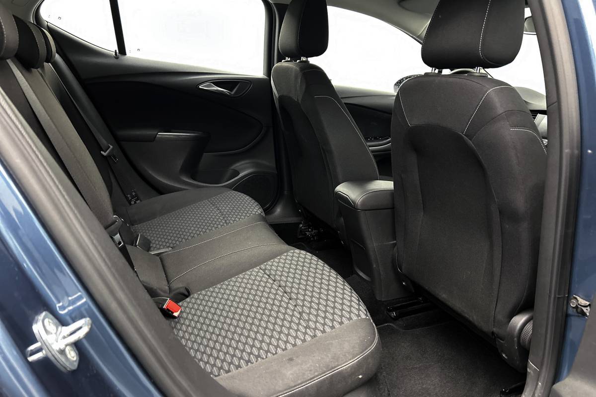 Opel Astra Opel Astra 1.0 Online Edition | Camera | Cruise control | Apple Carplay | Navigatie | Airco