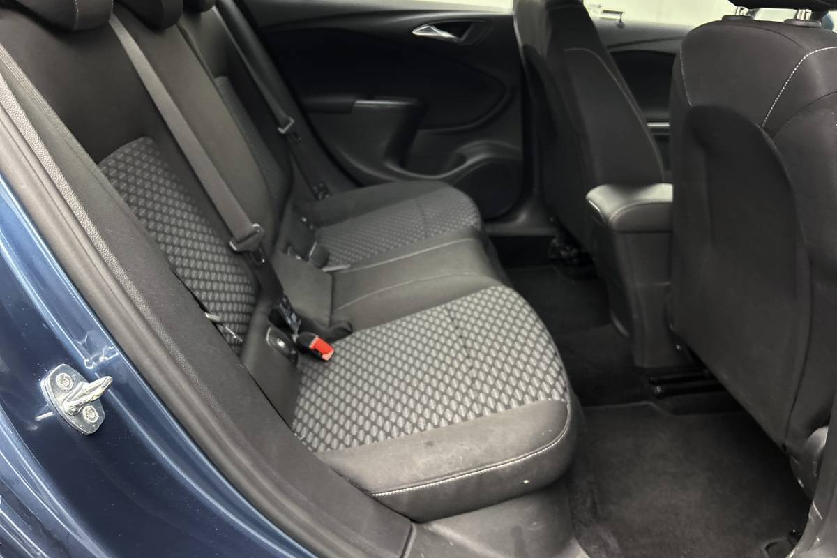 Opel Astra Opel Astra 1.0 Online Edition | Camera | Cruise control | Apple Carplay | Navigatie | Airco