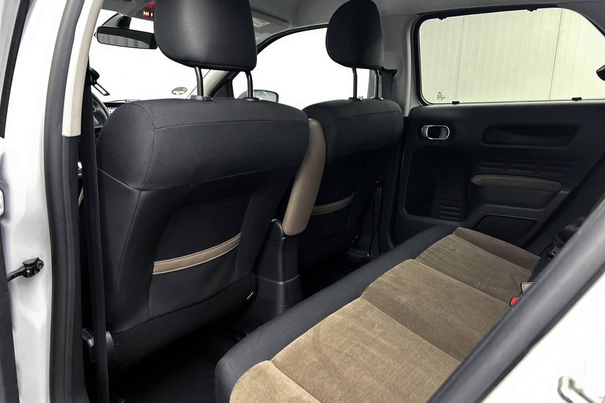 Citroën C4 Cactus Citroën C4 Cactus 1.2 PureTech Business | Trekhaak | Airco | Cruise control | Parkeersensoren