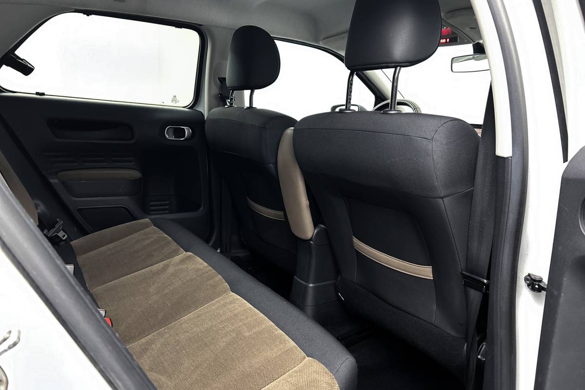 Citroën C4 Cactus Citroën C4 Cactus 1.2 PureTech Business | Trekhaak | Airco | Cruise control | Parkeersensoren