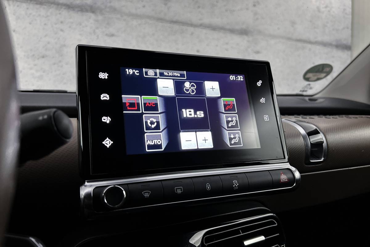 Citroën C4 Cactus Citroën C4 Cactus 1.2 PureTech Business | Trekhaak | Airco | Cruise control | Parkeersensoren