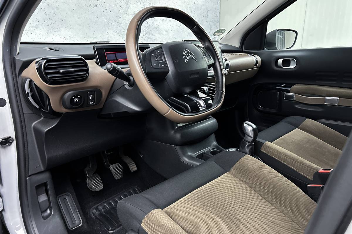 Citroën C4 Cactus Citroën C4 Cactus 1.2 PureTech Business | Trekhaak | Airco | Cruise control | Parkeersensoren