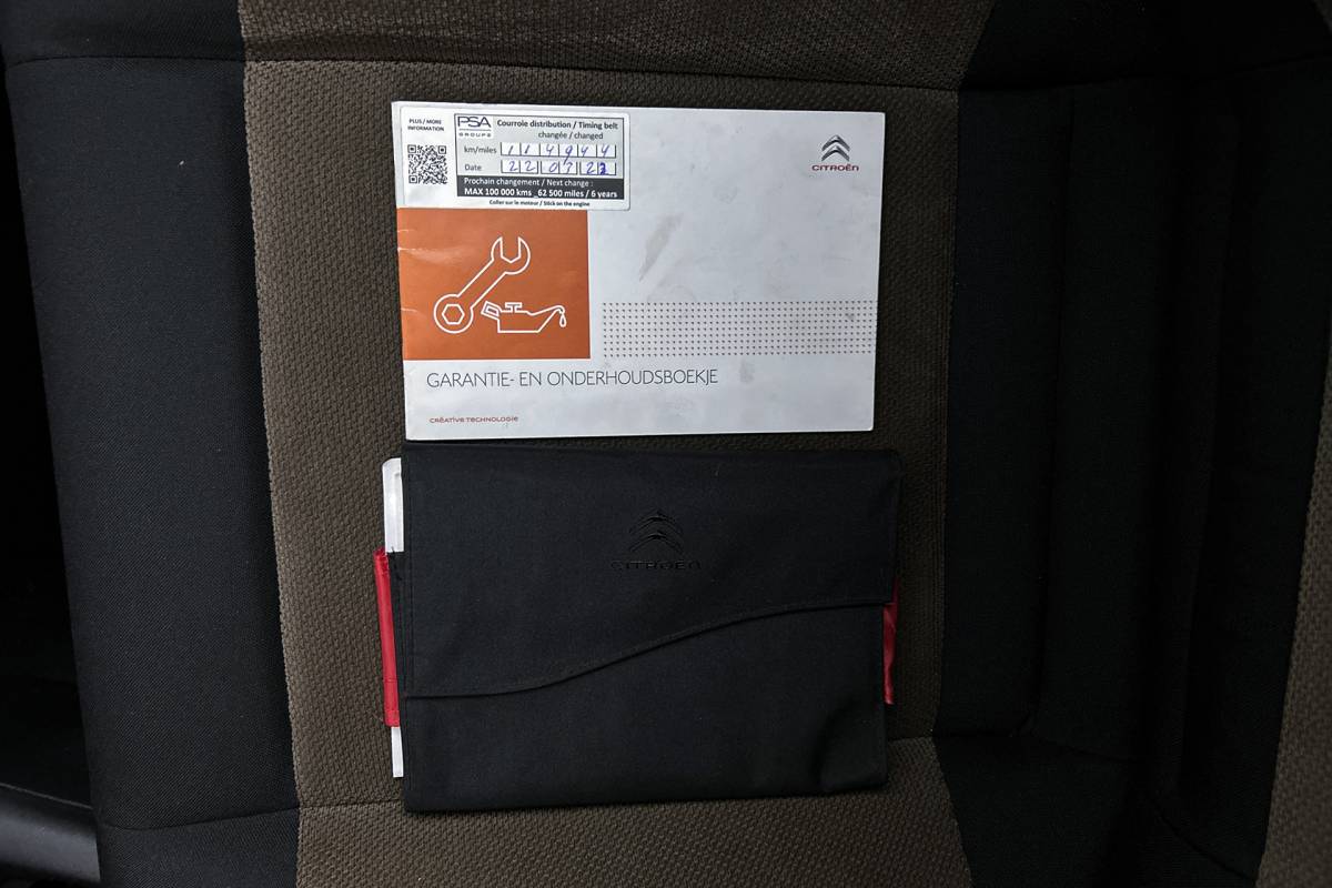 Citroën C4 Cactus Citroën C4 Cactus 1.2 PureTech Business | Trekhaak | Airco | Cruise control | Parkeersensoren