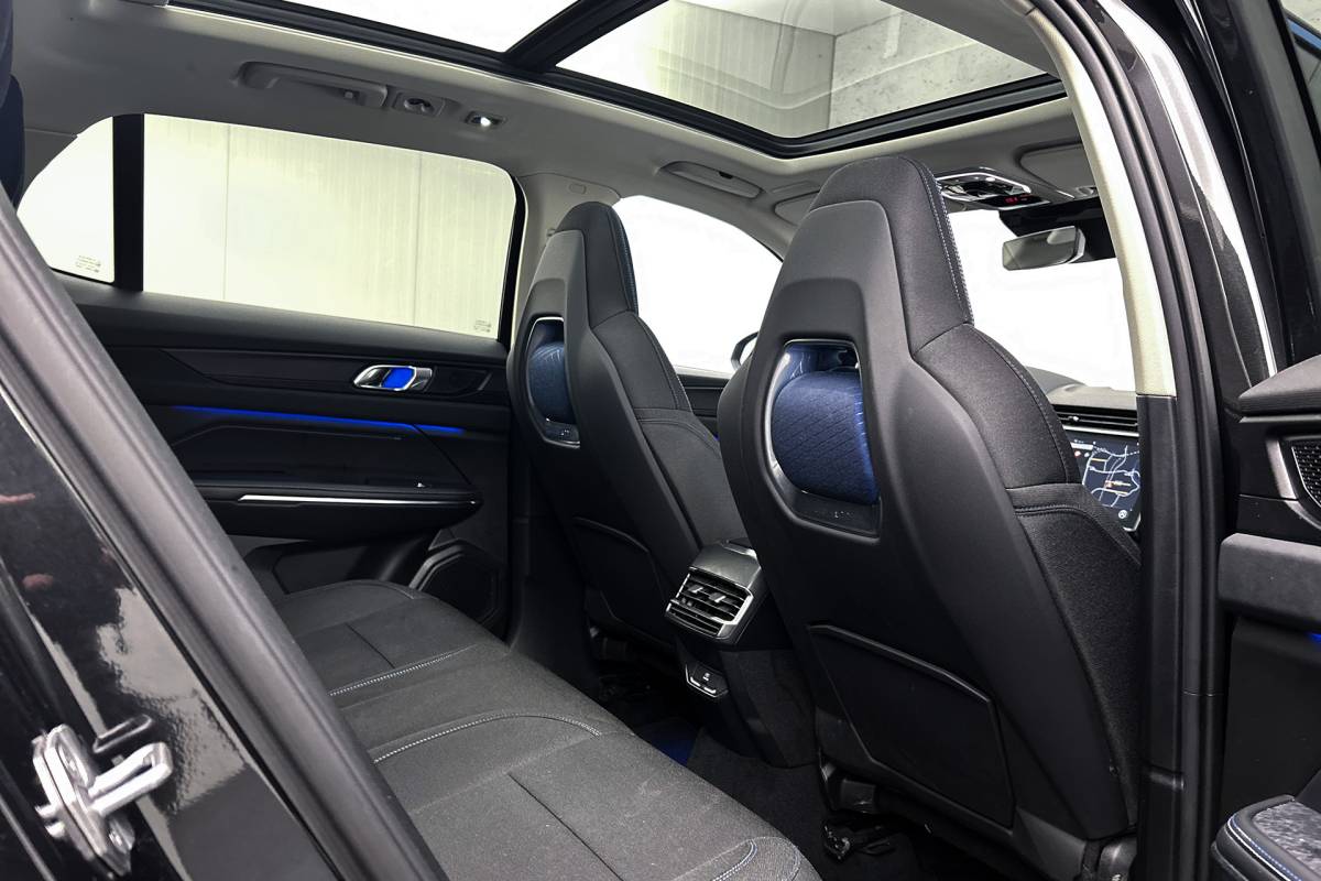 Lynk & Co 01 Lynk & Co 01 1.5 | Panoramadak | Rondomzicht camera | Stoelverwarming | Adaptieve cruise control