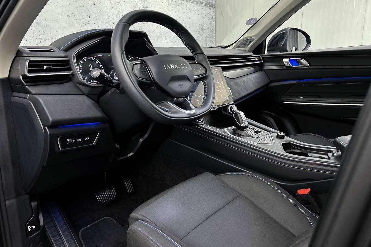 Lynk & Co 01 Lynk & Co 01 1.5 | Panoramadak | Rondomzicht camera | Stoelverwarming | Adaptieve cruise control