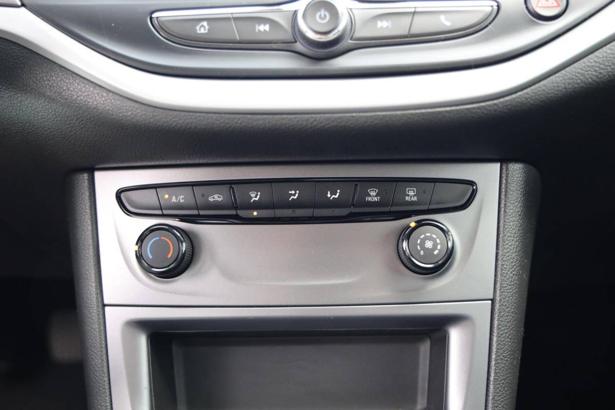 Opel Astra Opel Astra 1.2 Edition|Cruise control|Camera|Navi|