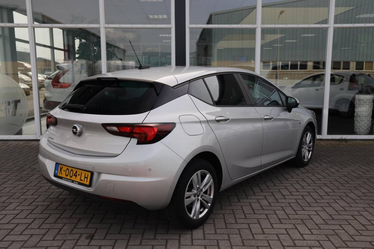 Opel Astra Opel Astra 1.2 Edition|Cruise control|Camera|Navi|