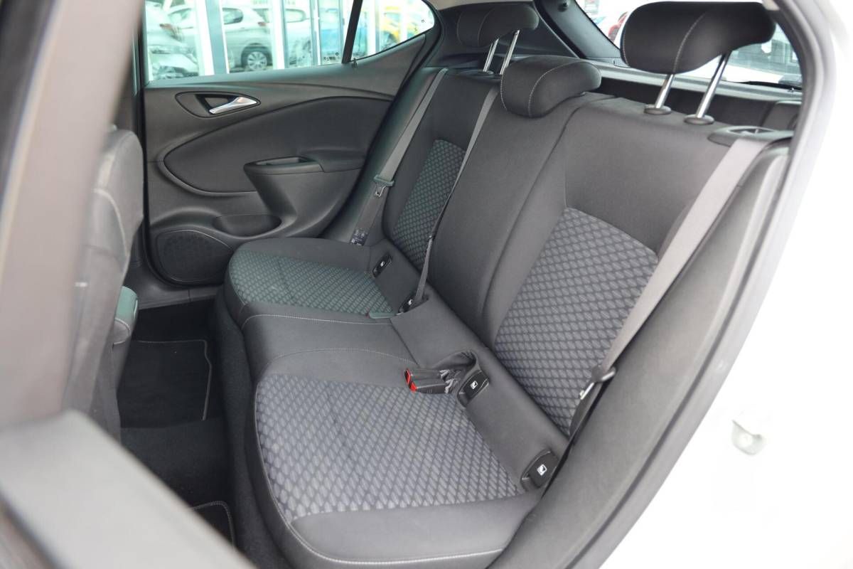 Opel Astra Opel Astra 1.2 Edition|Cruise control|Camera|Navi|