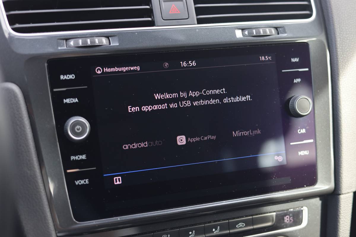 Volkswagen Golf Volkswagen Golf 1.0 TSI COMFORTLINE I ADAPTIEF CC I CARPLAY I 16 INCH