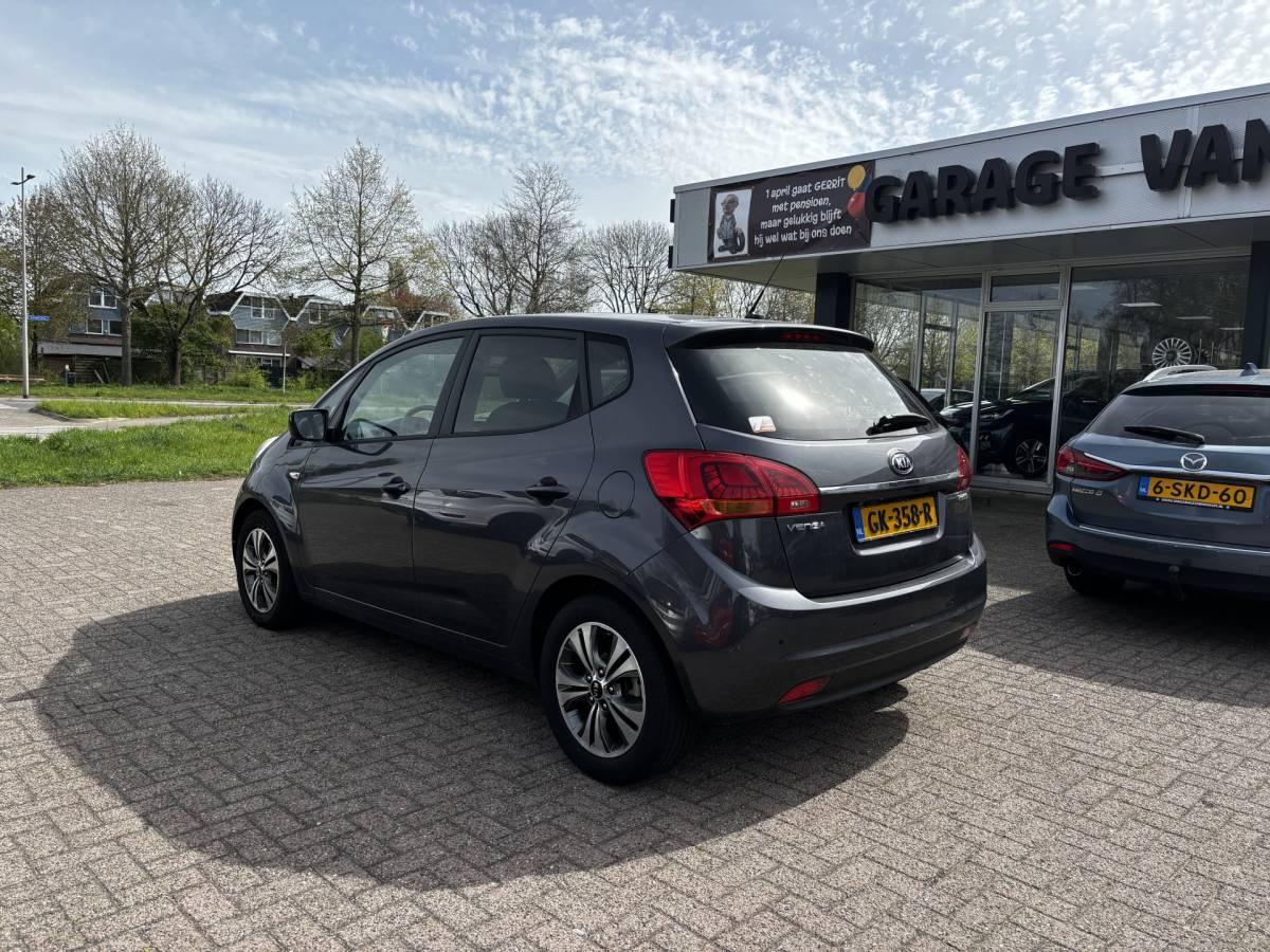 Kia Venga Kia Venga 1.4 CVVT First Edition Navi Cruise Acamera Nap 34Dkm!