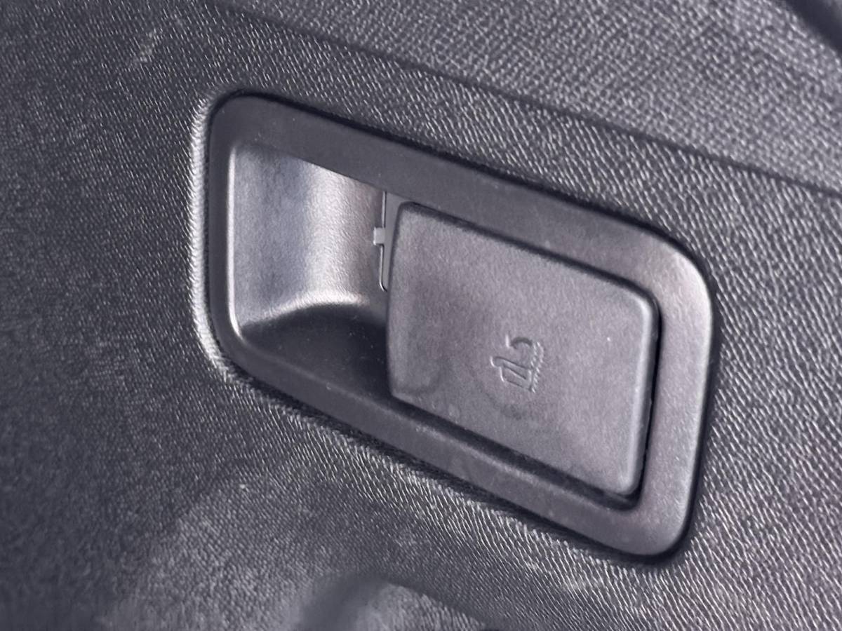 Peugeot 3008 Peugeot 3008 1.6 HYbrid 225 GT Pack Business PANO | BLACK PACK | FOCAL AUDIO | CAMERA | CRUISE CONTROLE | ELEK. ACHTERKLEP | STOELVERWARMING | RIJKLAAR + 12 MND BOVAG GARANTIE |