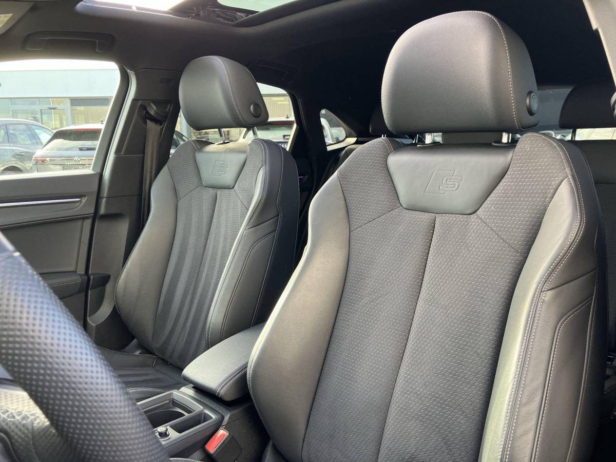 Audi Q3 Audi Q3 Sportback 45 TFSIe S Line 180kW/245PK · Panoramadak · Dodehoeksensor · Apple/Android Car Play · Drive select · Leder/Alcantara · 20” ·