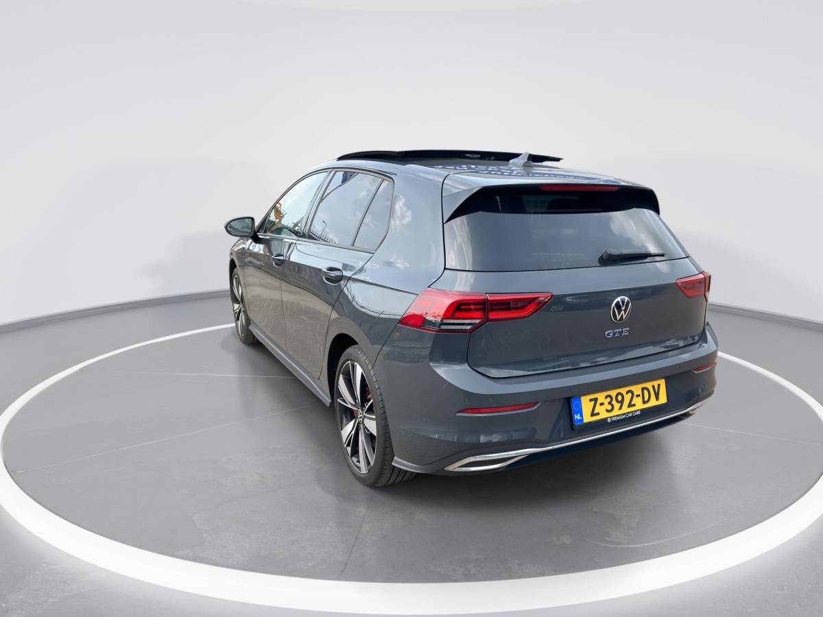 Volkswagen Golf Volkswagen Golf 1.4 eHybrid 180kW/245PK DSG GTE · Panoramadak · Apple/Android Car Play · Navigatie · Stoelverwarming ·