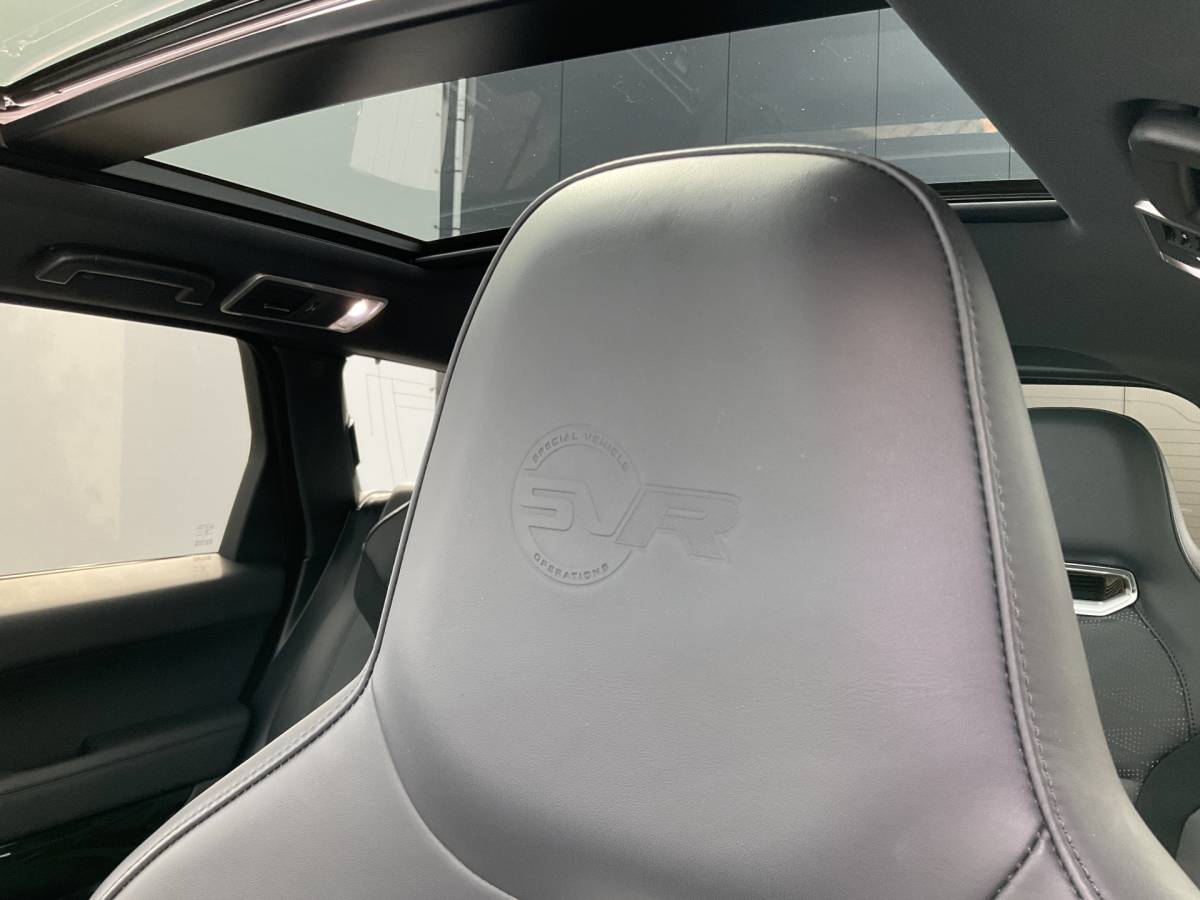 Land Rover Range Rover Sport Land Rover Range Rover Sport 5.0 V8 SC SVR 575 Carbon Santorini Black 22″ Full Package