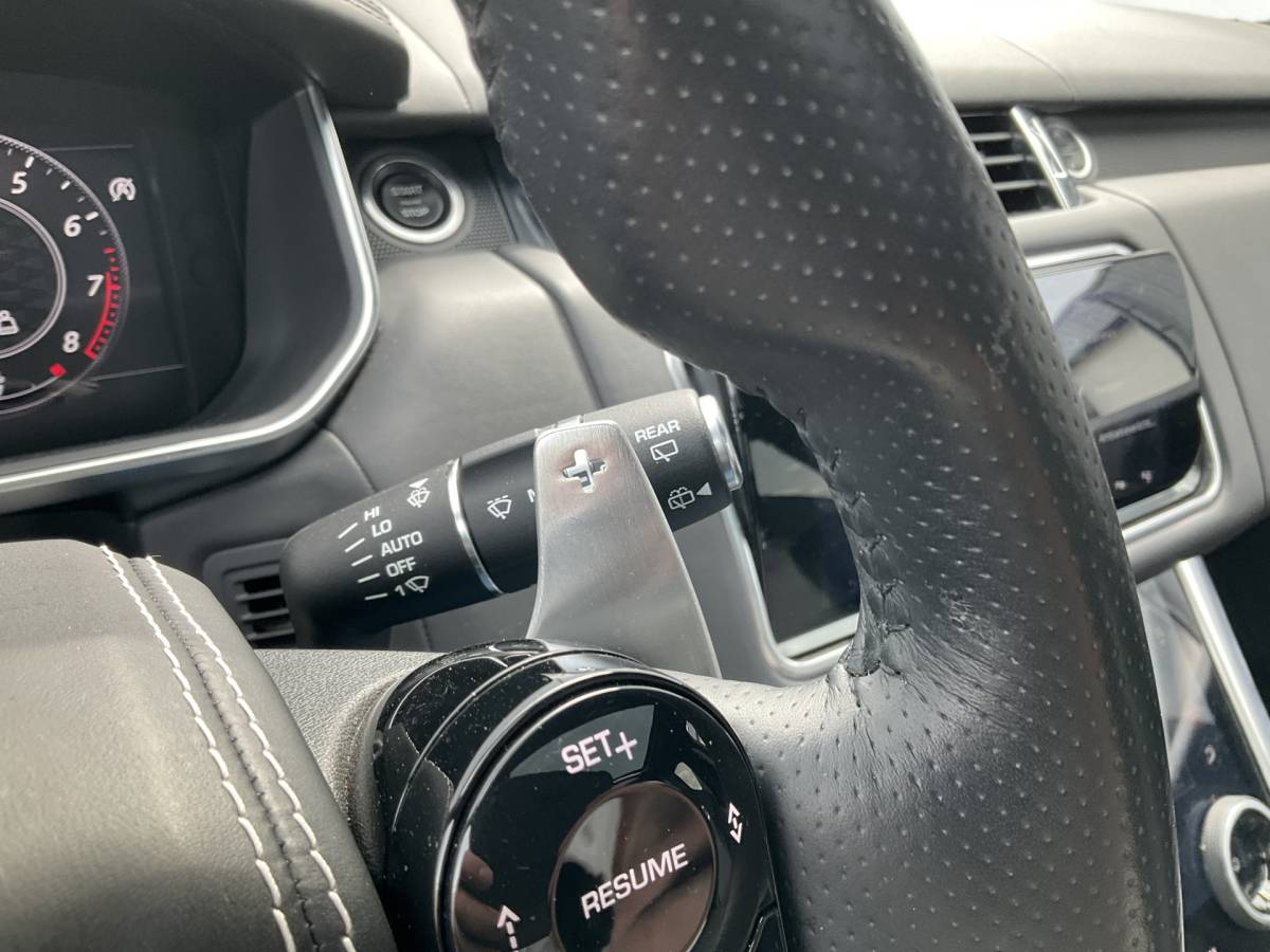 Land Rover Range Rover Sport Land Rover Range Rover Sport 5.0 V8 SC SVR 575 Carbon Santorini Black 22″ Full Package