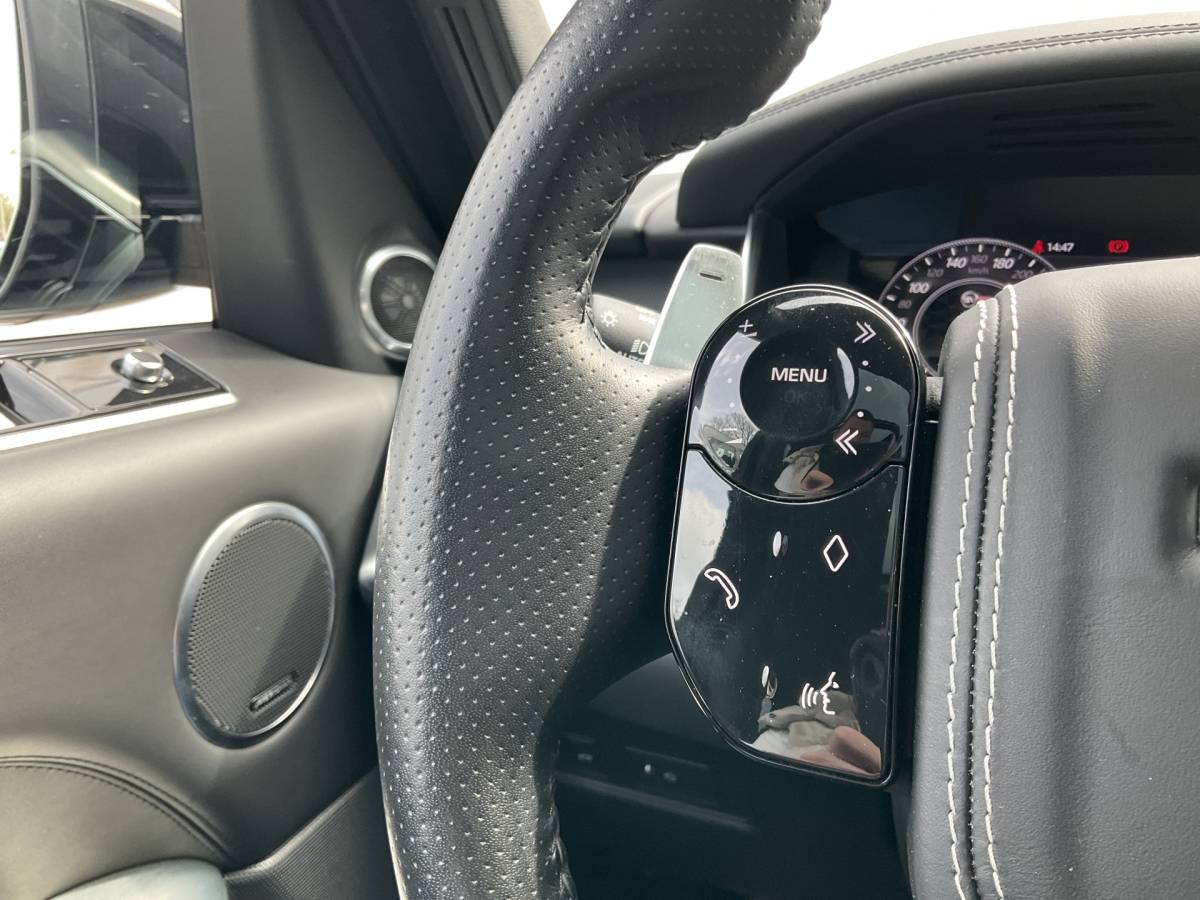 Land Rover Range Rover Sport Land Rover Range Rover Sport 5.0 V8 SC SVR 575 Carbon Santorini Black 22″ Full Package