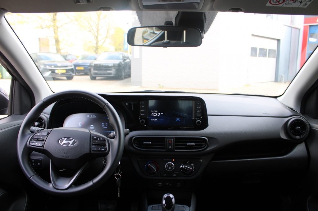 Hyundai i10 Hyundai i10 1.0 Comfort Smart 5p Automaat! “RIJKLAARPRIJS”