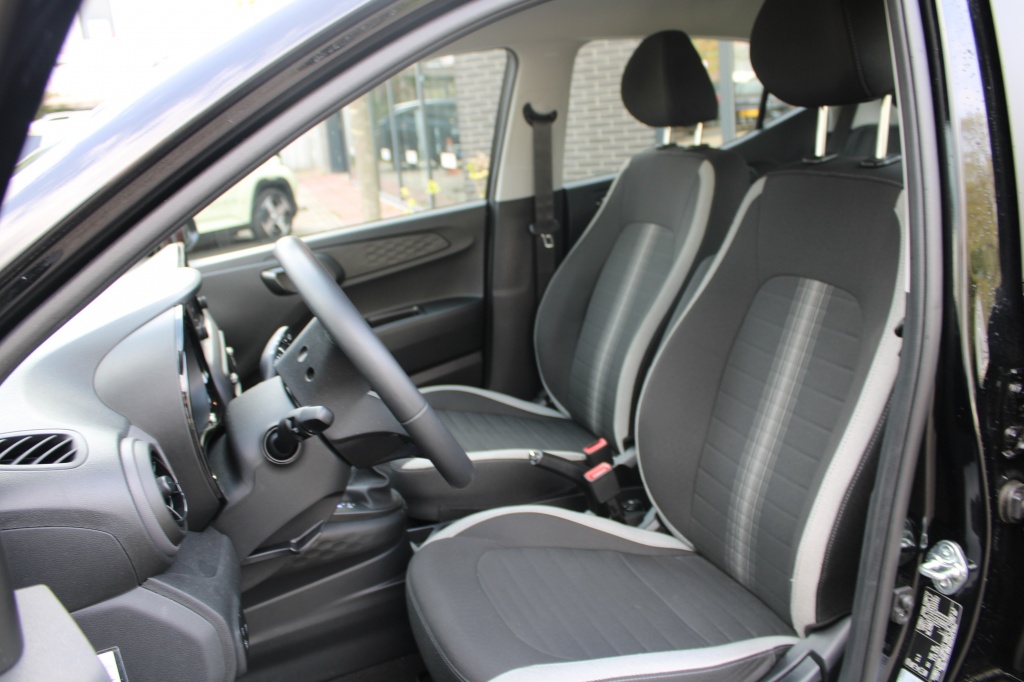 Hyundai i10 Hyundai i10 1.0 Comfort Smart 5p Automaat! “RIJKLAARPRIJS”