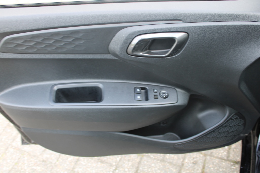 Hyundai i10 Hyundai i10 1.0 Comfort Smart 5p Automaat! “RIJKLAARPRIJS”