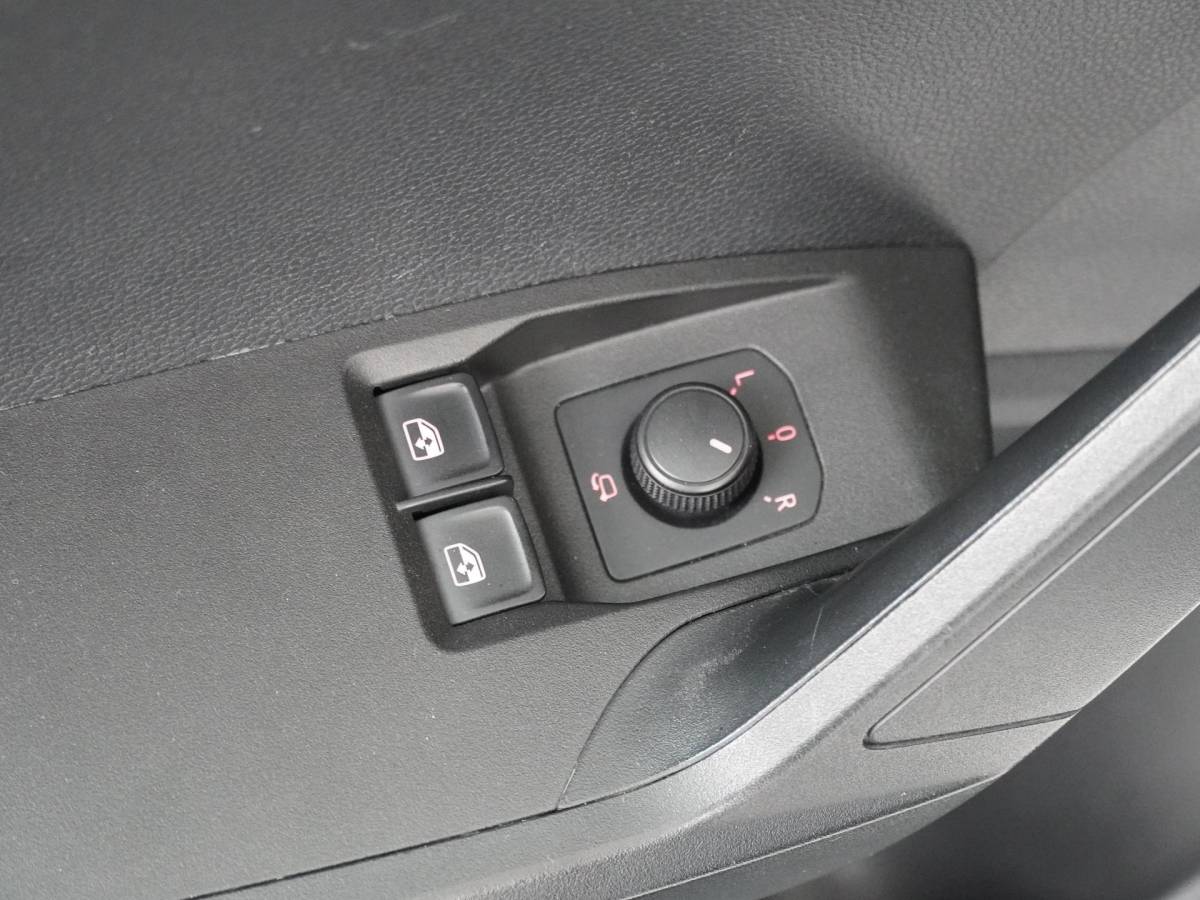 SEAT Ibiza SEAT Ibiza 1.0 TSI Style Business Intense – Navigatie – Achteruitrijcamera – Climate Control – Lichtmetalen velgen