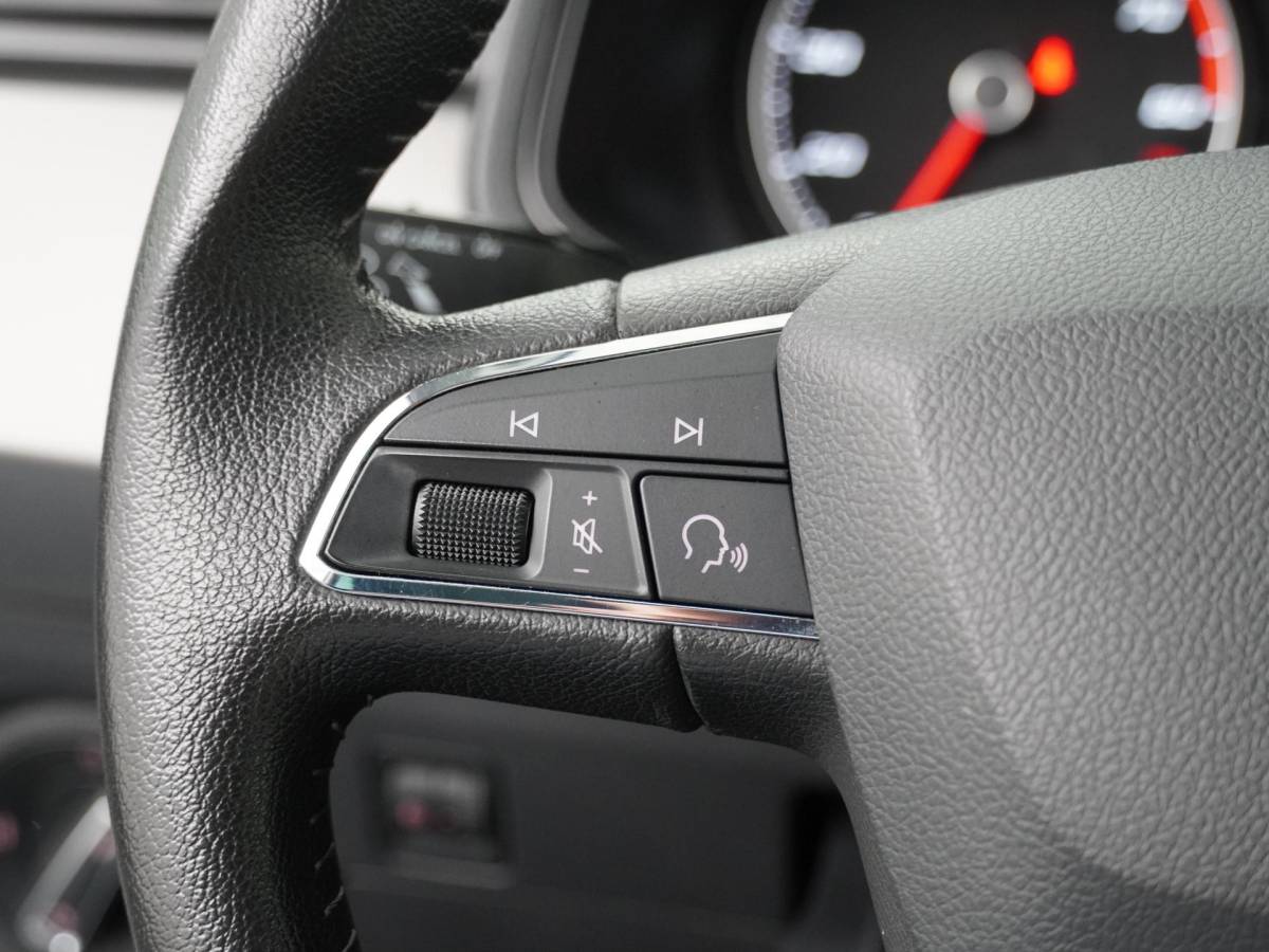 SEAT Ibiza SEAT Ibiza 1.0 TSI Style Business Intense – Navigatie – Achteruitrijcamera – Climate Control – Lichtmetalen velgen