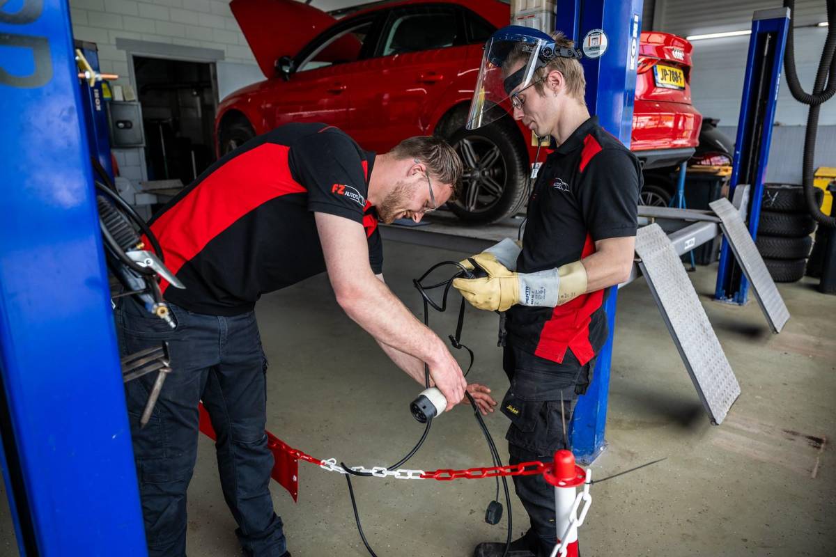 SEAT Ibiza SEAT Ibiza 1.0 TSI Style Business Intense – Navigatie – Achteruitrijcamera – Climate Control – Lichtmetalen velgen