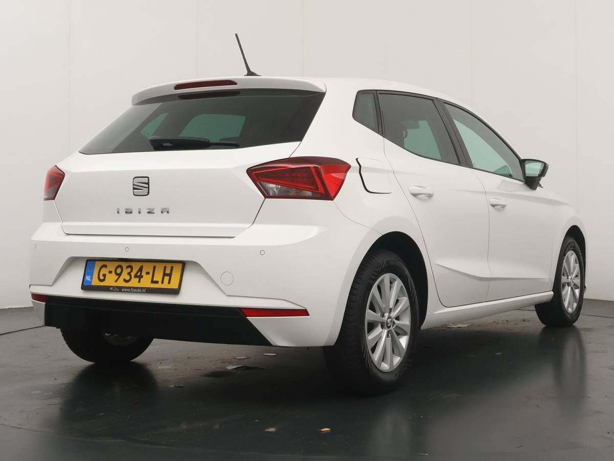 SEAT Ibiza SEAT Ibiza 1.0 TSI Style Business Intense – Navigatie – Achteruitrijcamera – Climate Control – Lichtmetalen velgen