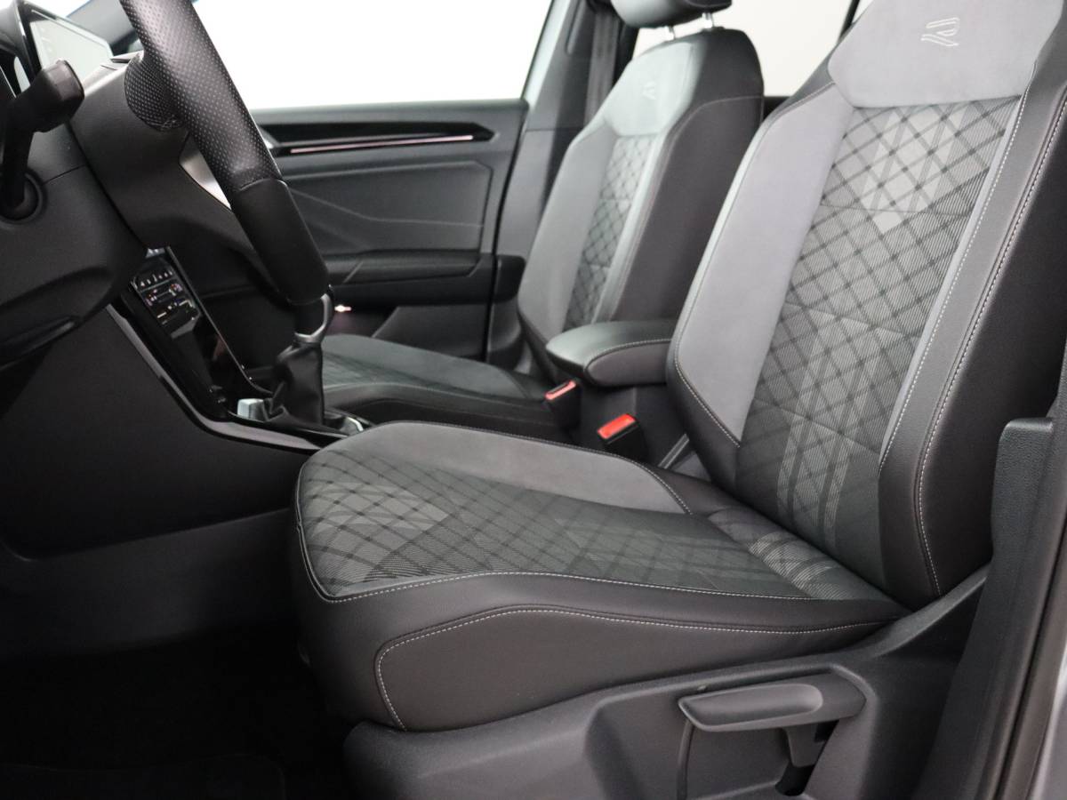 Volkswagen T-Roc Volkswagen T-Roc 1.5 TSI Style 3x R-Line (Pano / Camera / IQ Light / Navi)