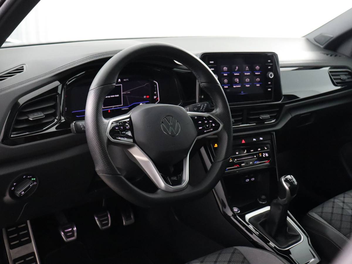 Volkswagen T-Roc Volkswagen T-Roc 1.5 TSI Style 3x R-Line (Pano / Camera / IQ Light / Navi)