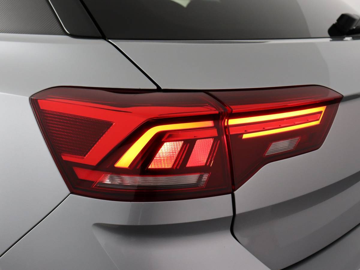 Volkswagen T-Roc Volkswagen T-Roc 1.5 TSI Style 3x R-Line (Pano / Camera / IQ Light / Navi)