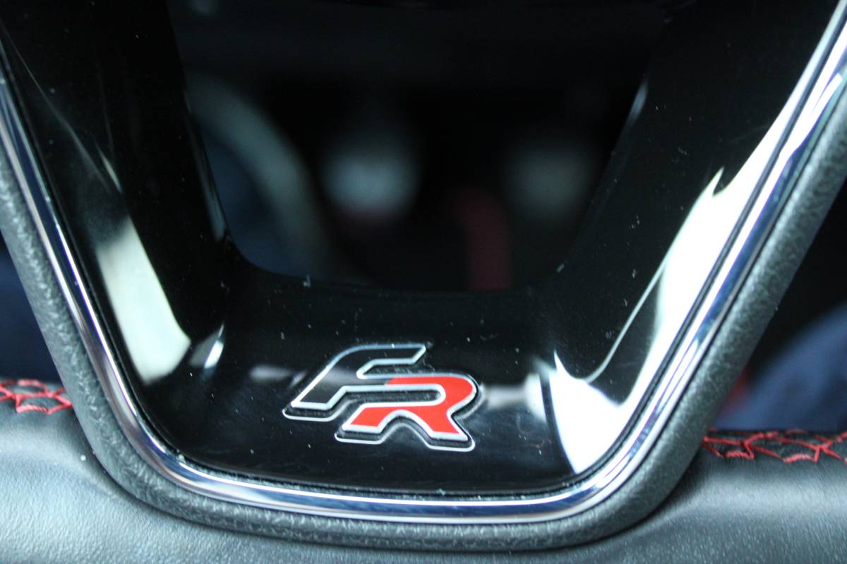 SEAT Leon SEAT Leon ST 1.0 TSI FR Ultimate Edition Full-Led Alcantara Virtual-Cockpit Beats