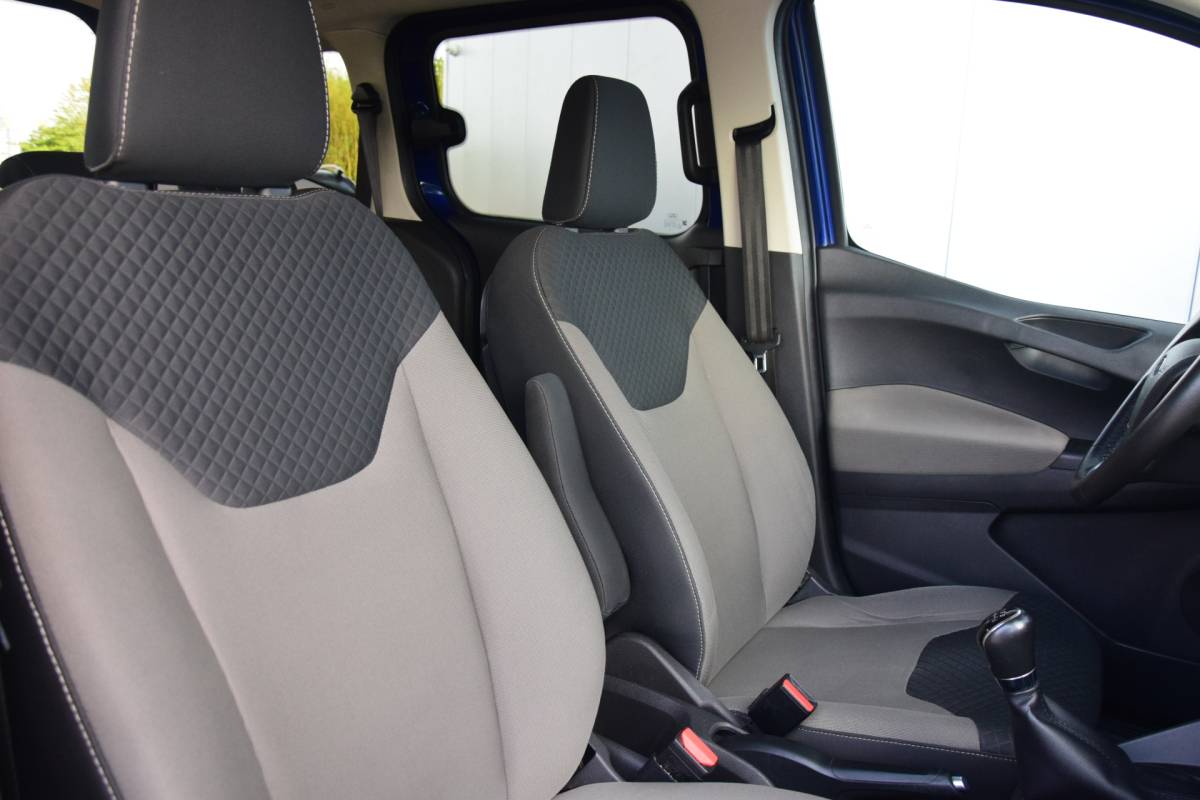 Ford Tourneo Courier Ford Tourneo Courier 1.0 Titanium 2x schuifdeur Priv/Glass Trekhaak