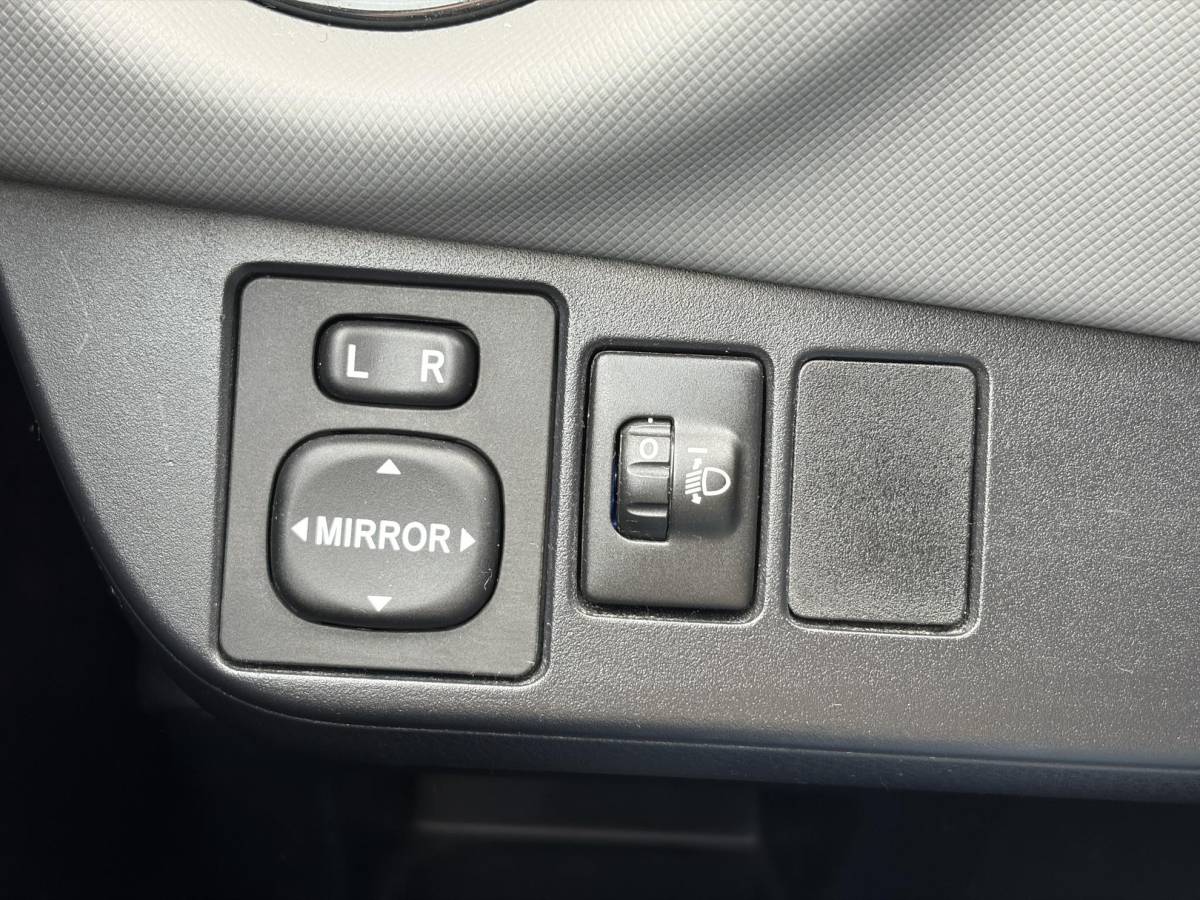 Toyota Yaris Toyota Yaris 1.3 VVT-i Dynamic 1e Eigenaar,Navi,Camera,Trekhaak,6 Bak,Clima,Cruise,Lm velgen,100pk,N.A.P,Bj 12-2015,Apk tot 12-2026